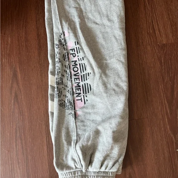 FP Movement All Star Graphic Logo Joggers NWT M - Picture 4 of 6